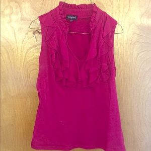 Low cut blouse with no sleeves